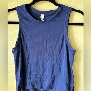 Unworn new lululemon tank top in size 2.